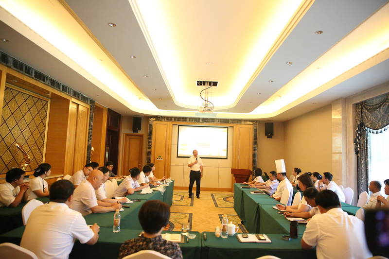 17.酒店公司举办考察分享会.jpg 17.酒店公司举办考察分享会.jpg
