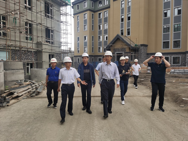 1长白山管委会领导视察永信贵宾会217·山河府项目_副本.png