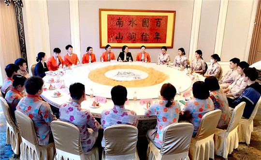 1.永信贵宾会217南山温泉酒店召开实习生座谈会_副本.jpg 1.永信贵宾会217南山温泉酒店召开实习生座谈会_副本.jpg