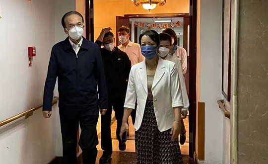 24. 副省长刘凯一行到亲亲园开展调研工作_副本.jpg 24. 副省长刘凯一行到亲亲园开展调研工作_副本.jpg