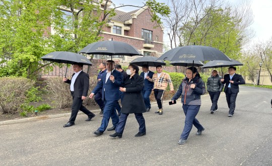 17.保利物业观摩团参观永信贵宾会217·美邑园区_副本.jpg 17.保利物业观摩团参观永信贵宾会217·美邑园区_副本.jpg