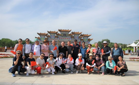 3.永信贵宾会217南山户外旅游社群一日游活动合影留念_副本.jpg