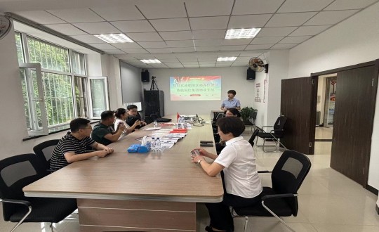 2.朝阳区委领导莅临永信贵宾会217集团物业支部做五星支部审核_副本.jpg