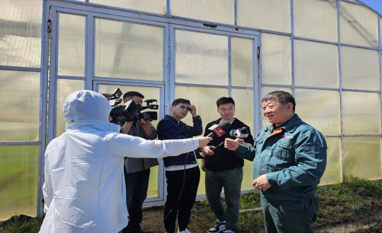 2024年5月24日，农业总公司副总经理侯正发接受《守望都市》采访_副本.jpg