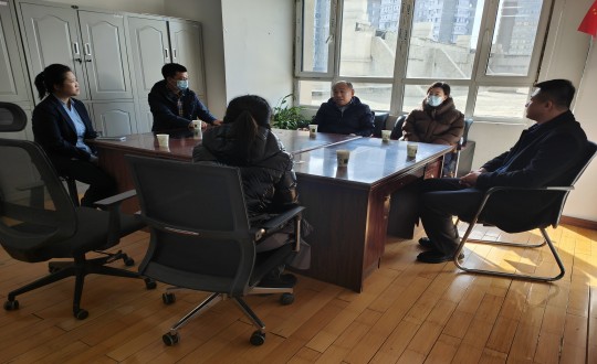 14.长春市绿园区政协副主席关爱民一行莅临永信贵宾会217物业金地梧桐华府视察工作_副本.jpg