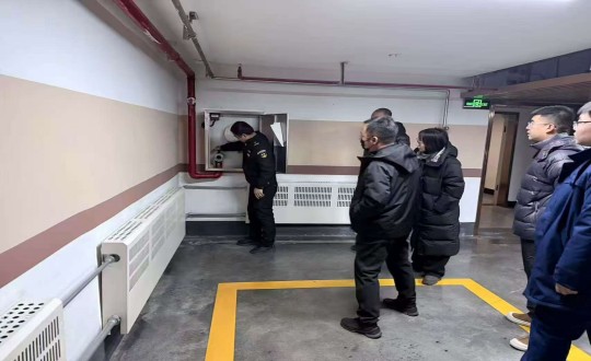 4.净月区相关部门组成消防安全检查组对永信贵宾会217净月府进行高层消防检查_副本.jpg